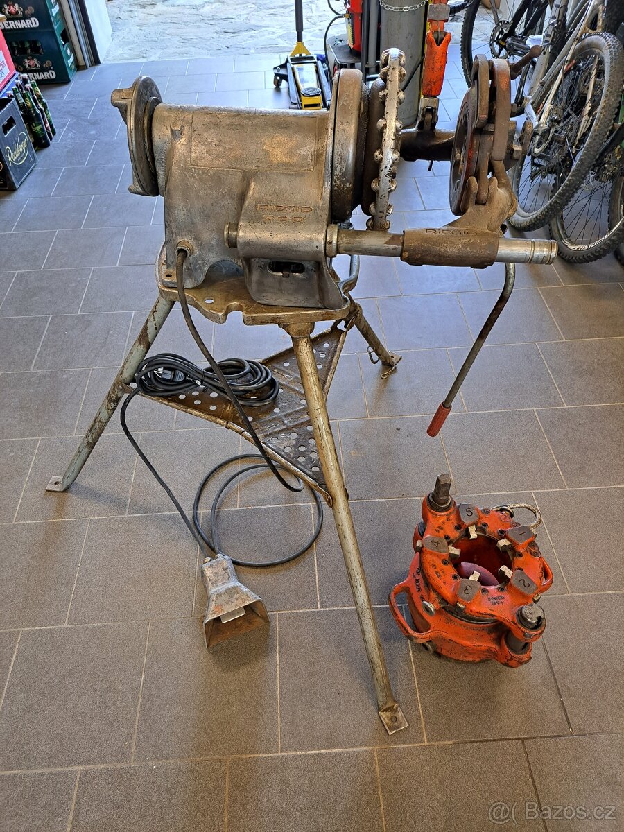 Elektrický závitořez Ridgit 300 0,5" - 3" - 9