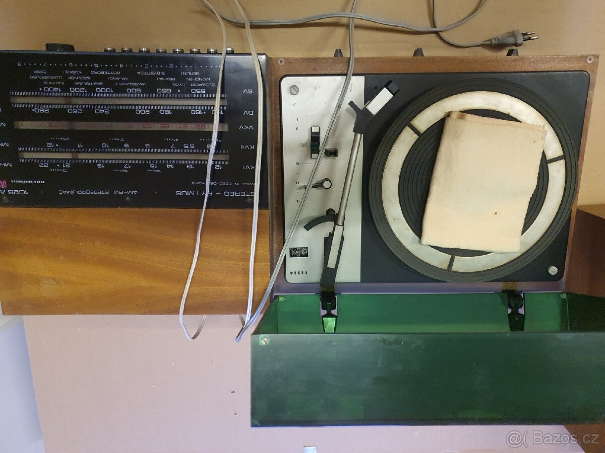 Gramofon a reproduktory Tesla - 9