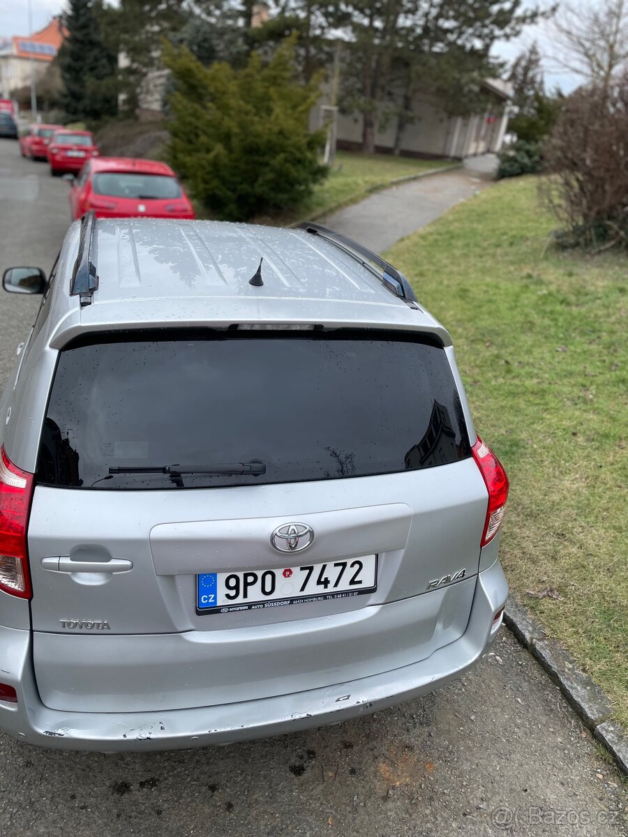 Prodám Toyota RAV4 2.2 D4D - 9