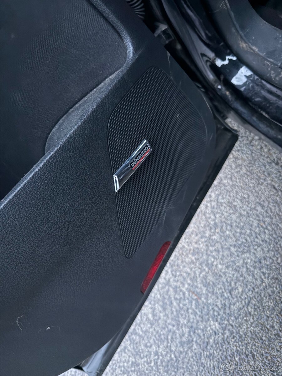 Volkswagen Tiguan - 9