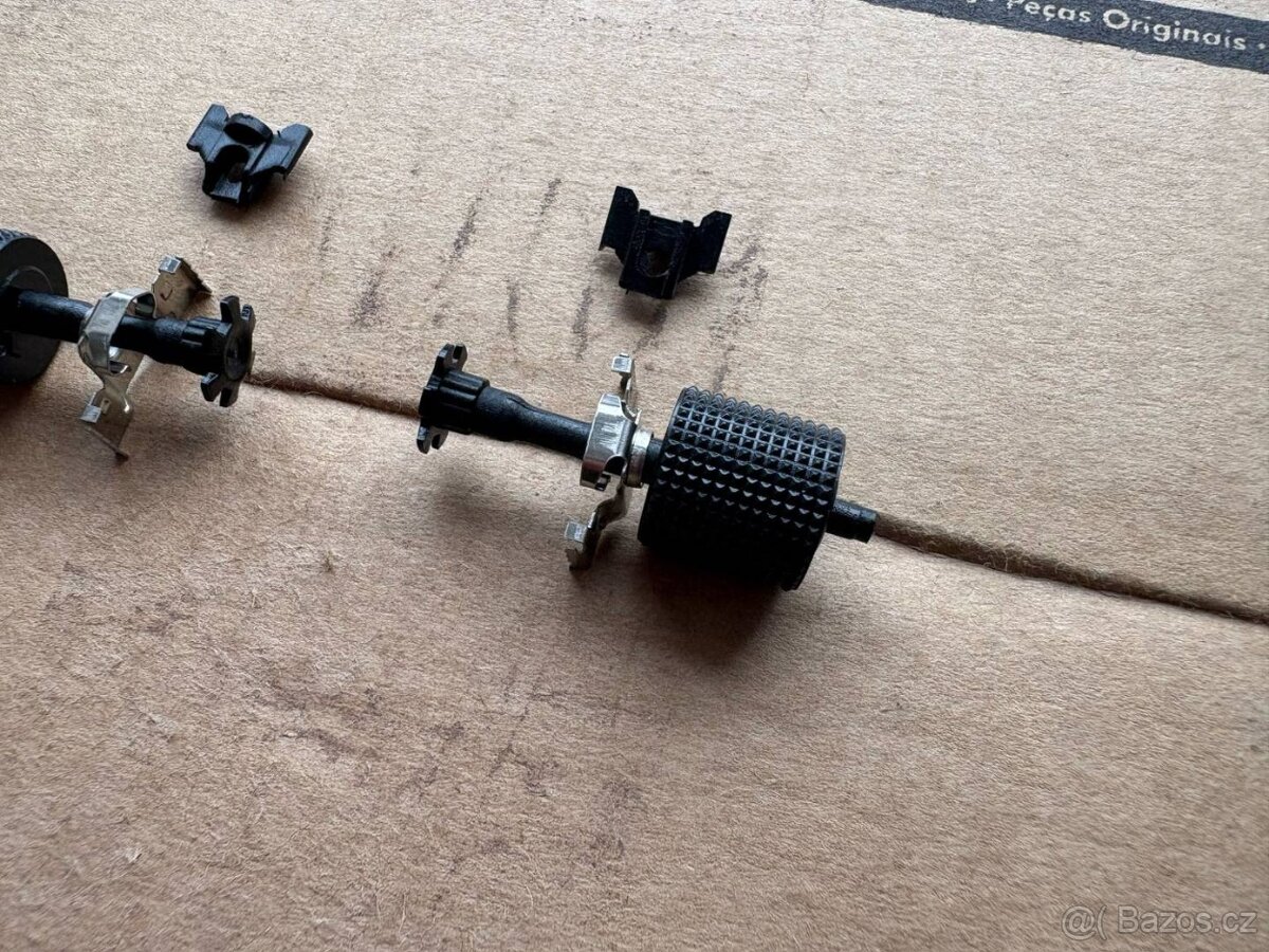 ROLOVACI KOLECKA NA MULTIFUNKCNI VOLANT - 9