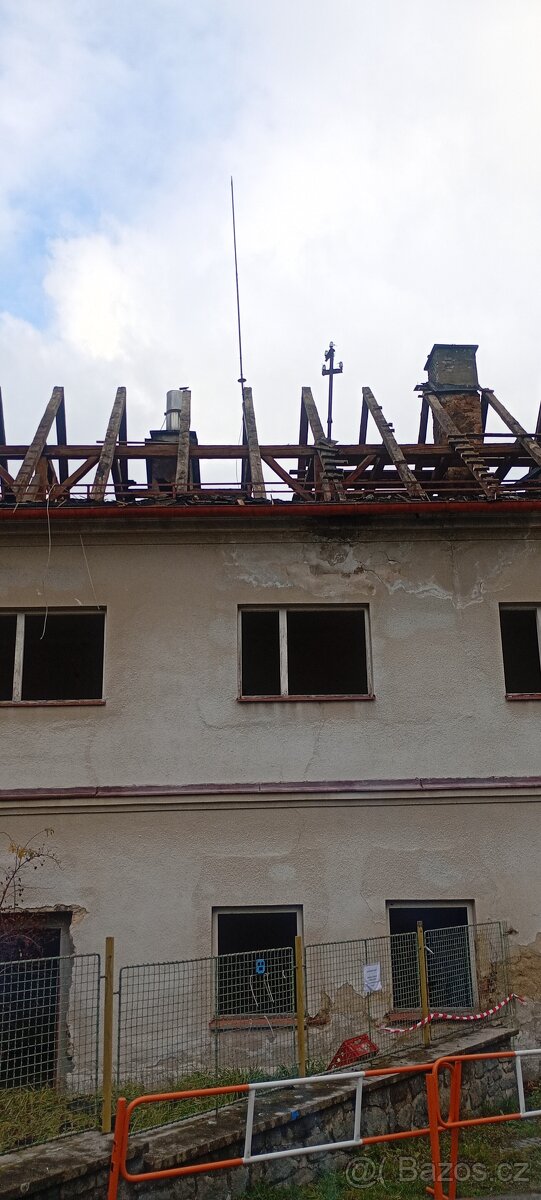 Staré trámy ze starých objektů a stodol - 9