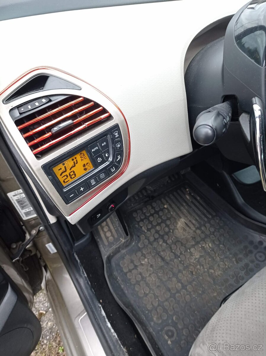 Citroen grand C4 Picasso 2 hdi - 9