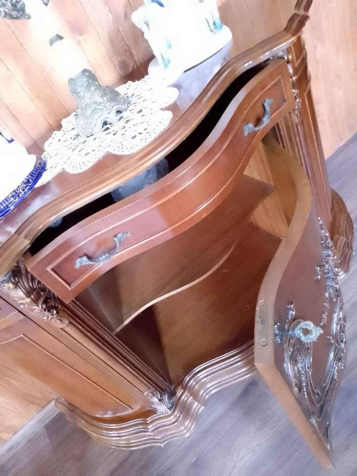 Italská vitrína s komodou-barokní - 9