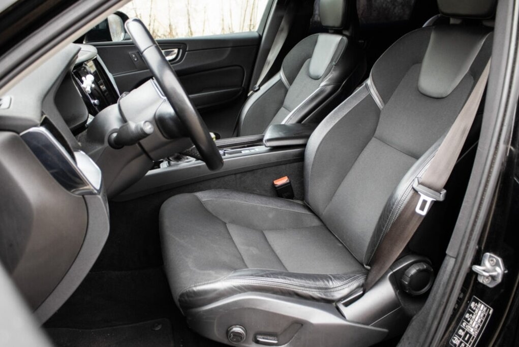 Volvo XC60 D4 Momentum, 140kW (2019) - 9