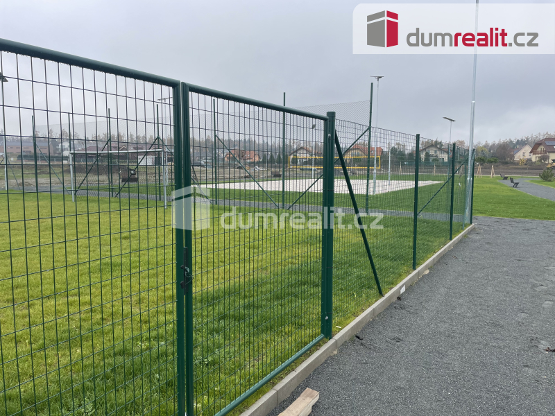 Prodej exkluzivního pozemku k výstavbě rodinného domu v obci - 9