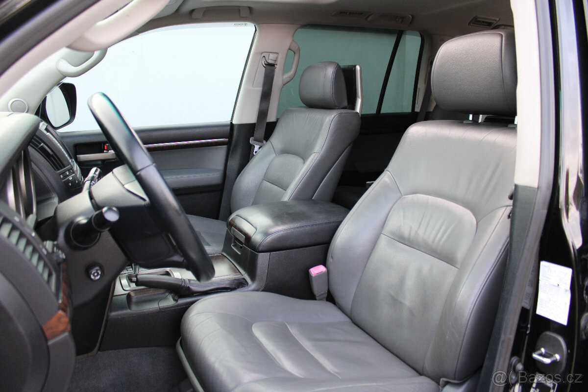 Toyota Land Cruiser 200 4.5 D4-D Luxury / 210 kW / Tažné - 9