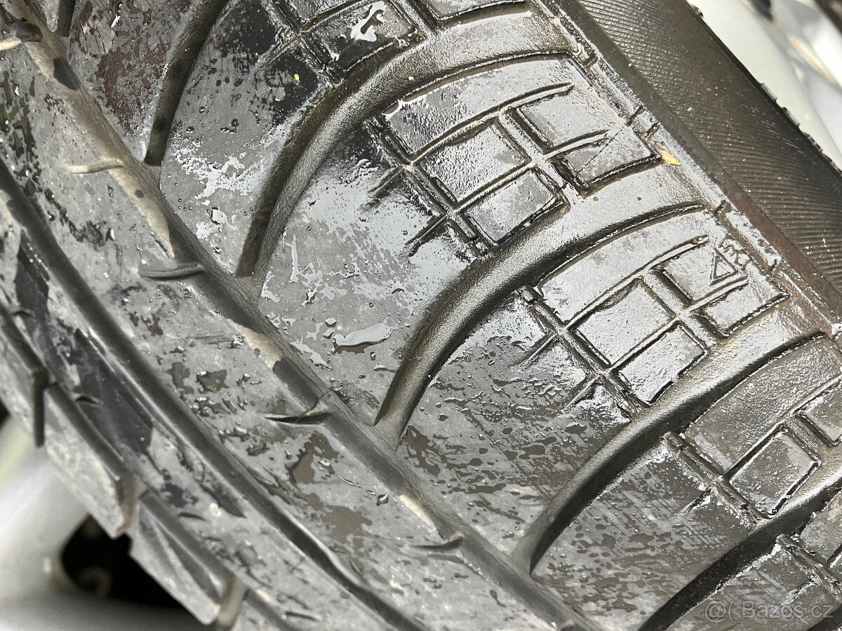 Letní pneu 175/65/14 na disku Clio II - 9