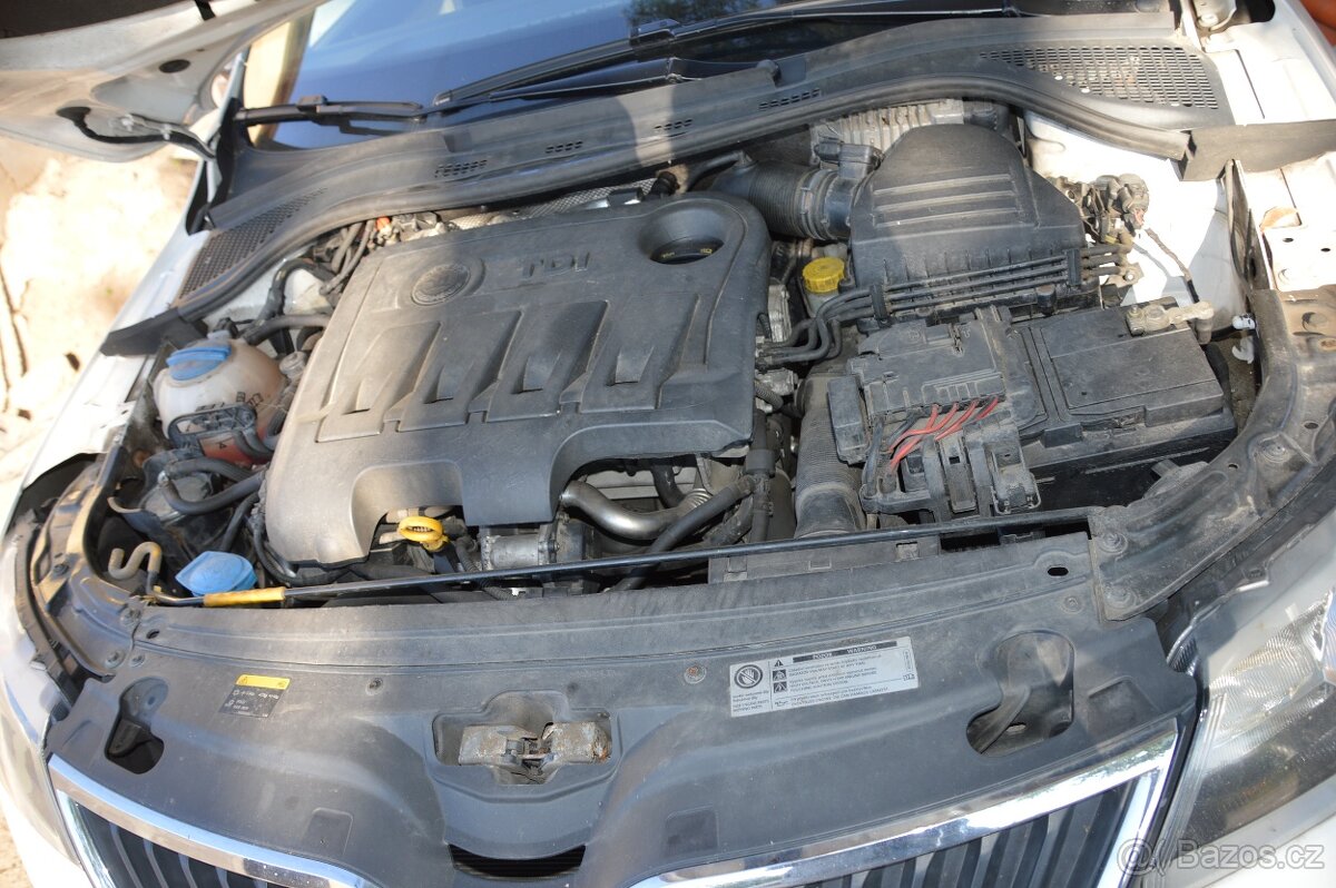 Škoda Rapid 1.6TDI 66kW klima park výhřev ALU - 9