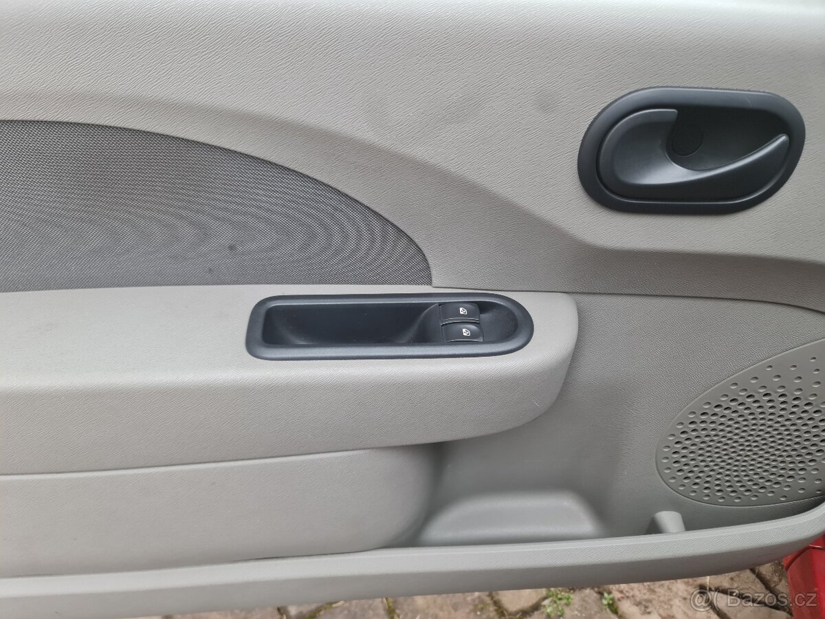 Renault Twingo 1.2 16V, 56kW, 3/2008, 1.majitel - 9