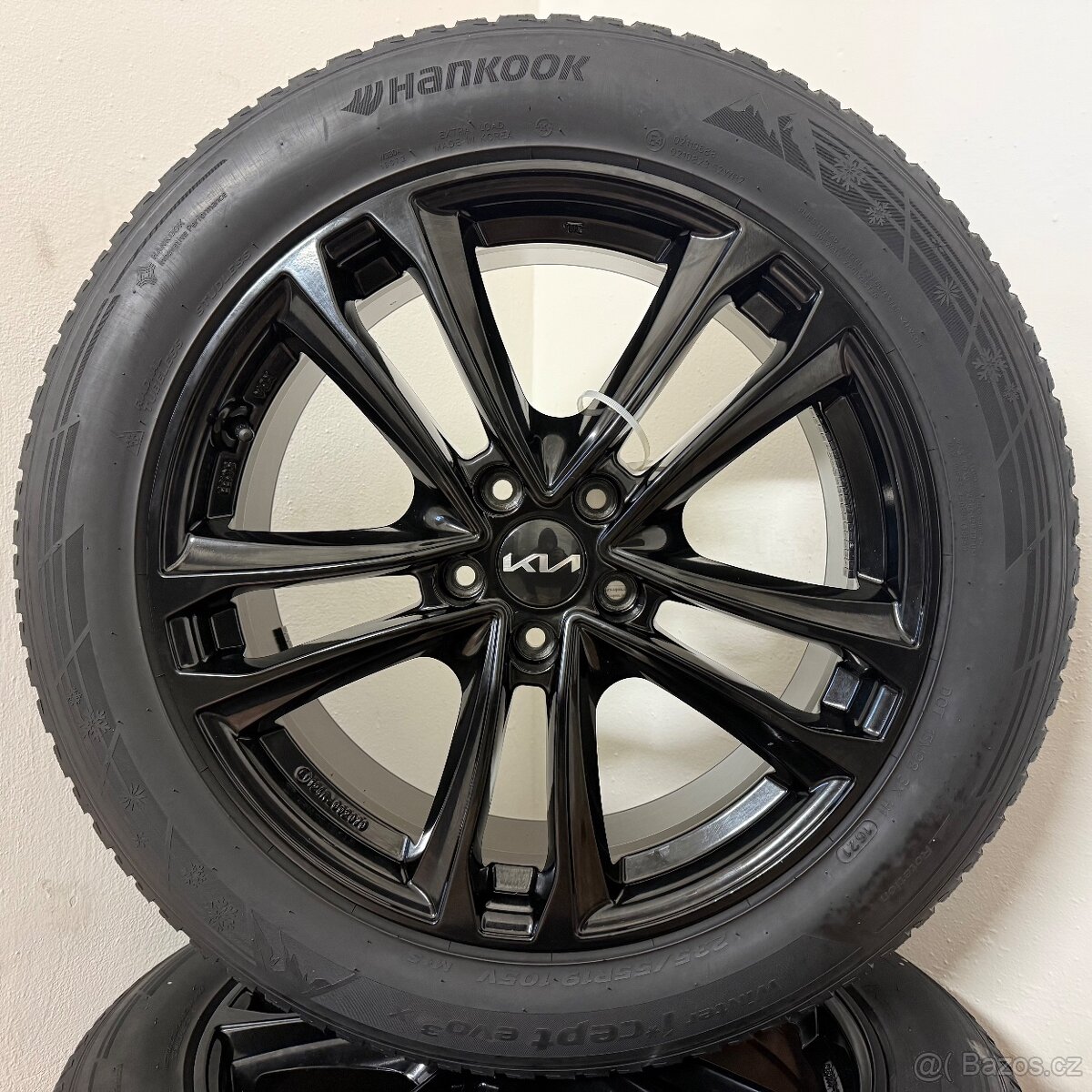 KIA SORENTO IV 5x114,3 R19 ET49,5+ZIMNÍ 235/55R19 5mm - 9
