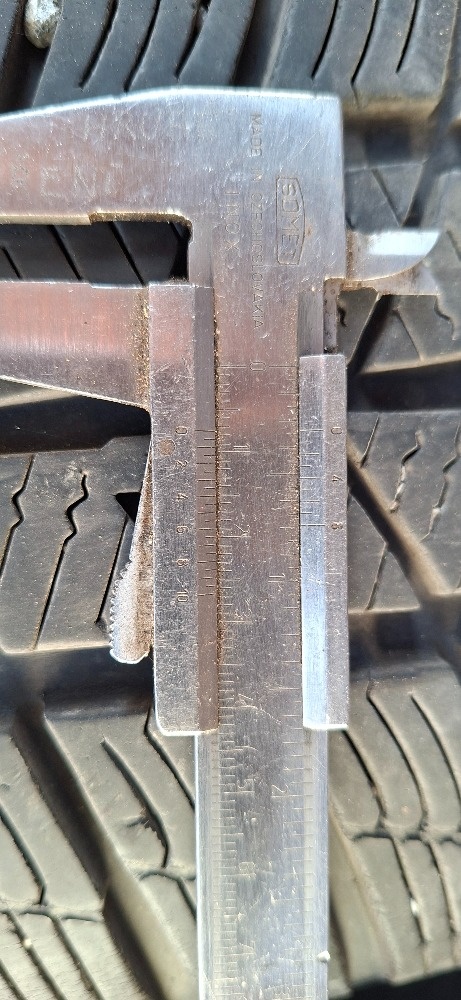 Zimní pneu Barum 205/55R16T DOT 3720 7,5MM - 9