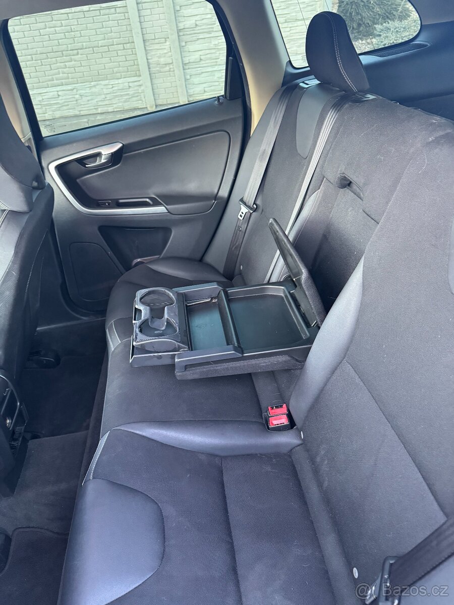 đš PRODĂM VOLVO XC60 2.4 D (D5) ⢠4Ă4 ⢠AUTOMAT ⢠2009 - 9