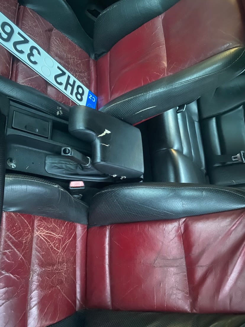 BMW E36 coupe 1.8is - 9