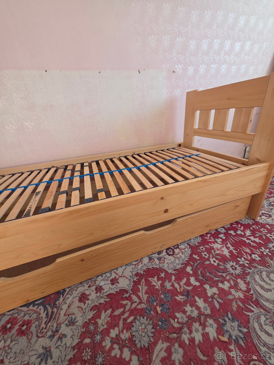 Rám postele s masívu a roštu - 9