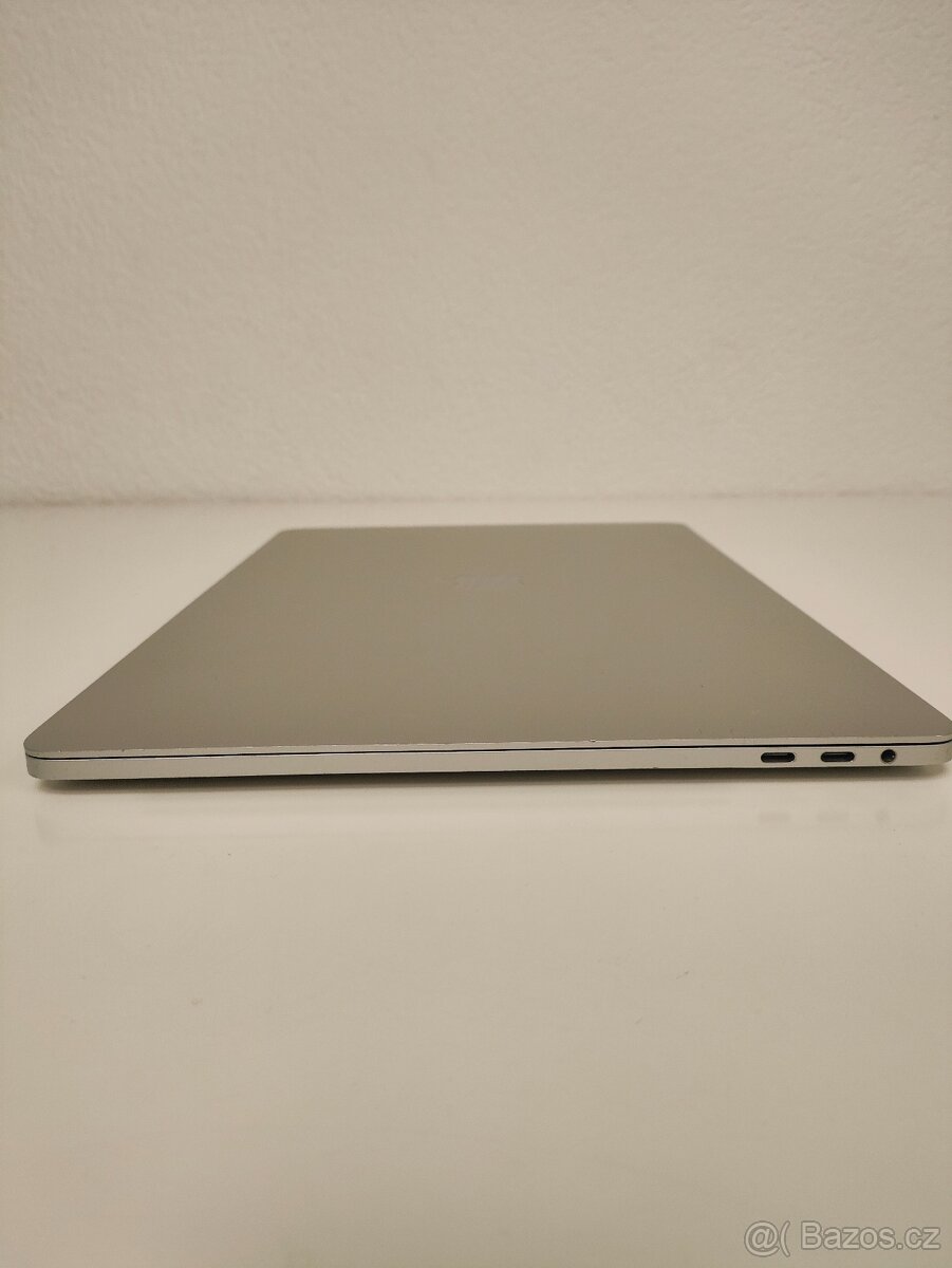 MacBook Pro 15 2016 | i7 • 16GB • 256GB SSD - 9