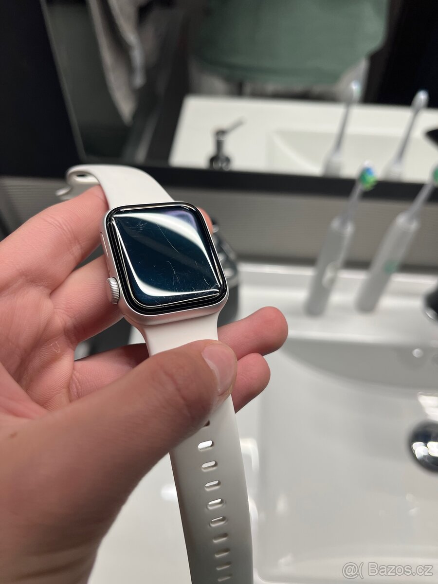 Apple Watch SE - 9