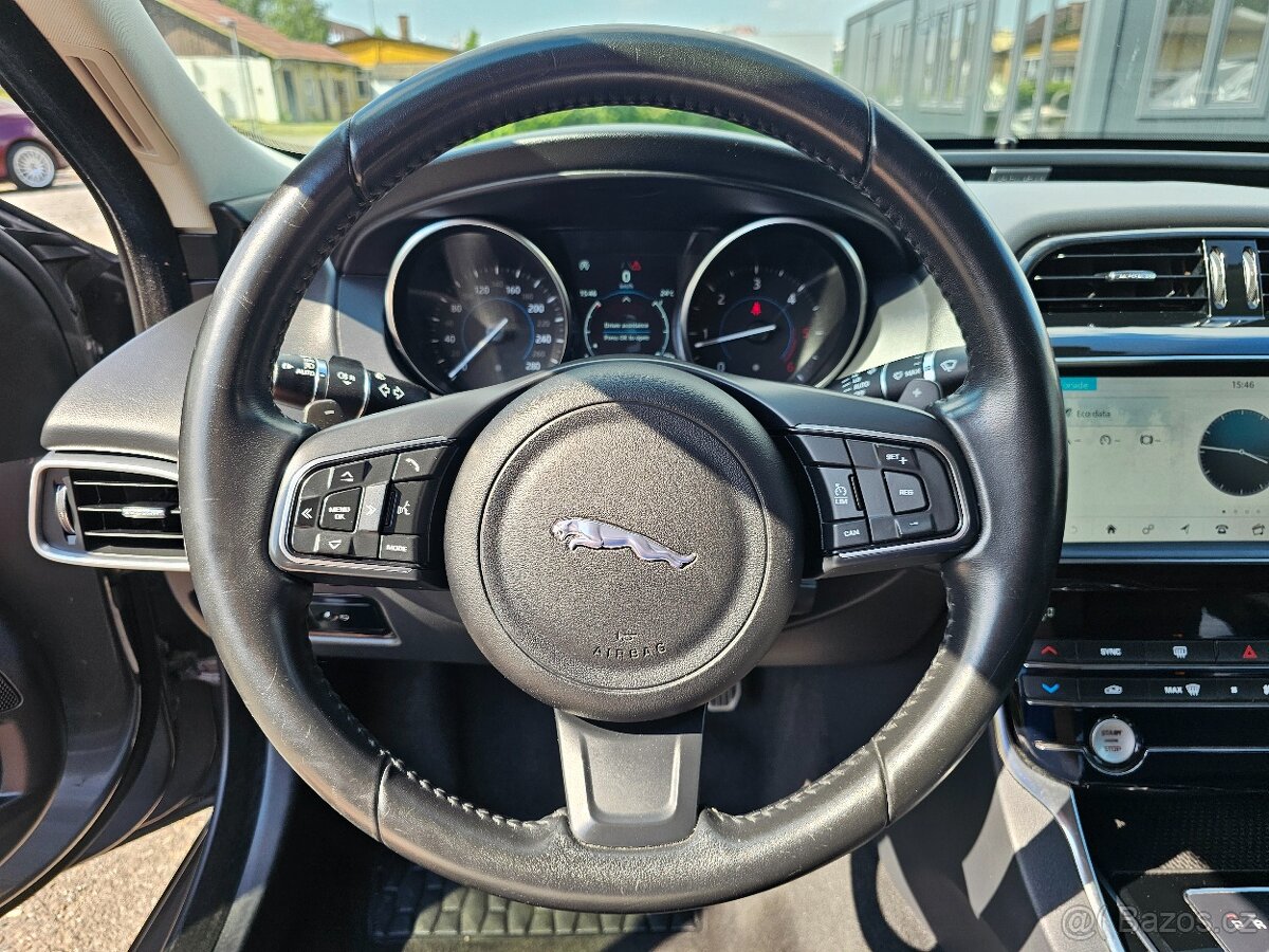 JAGUAR XE 2019 2.0D 132kW,VÝHŘEVY,NAVI,TEMPOMAT,SERVISKA - 9