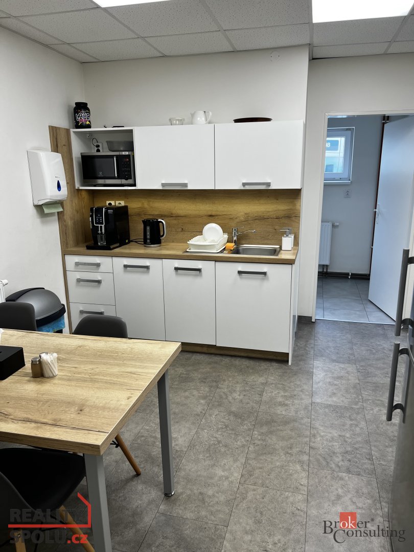 Pronájem, komerční/sklad, 781 m2, Plynární 3218/11, Moravská - 9