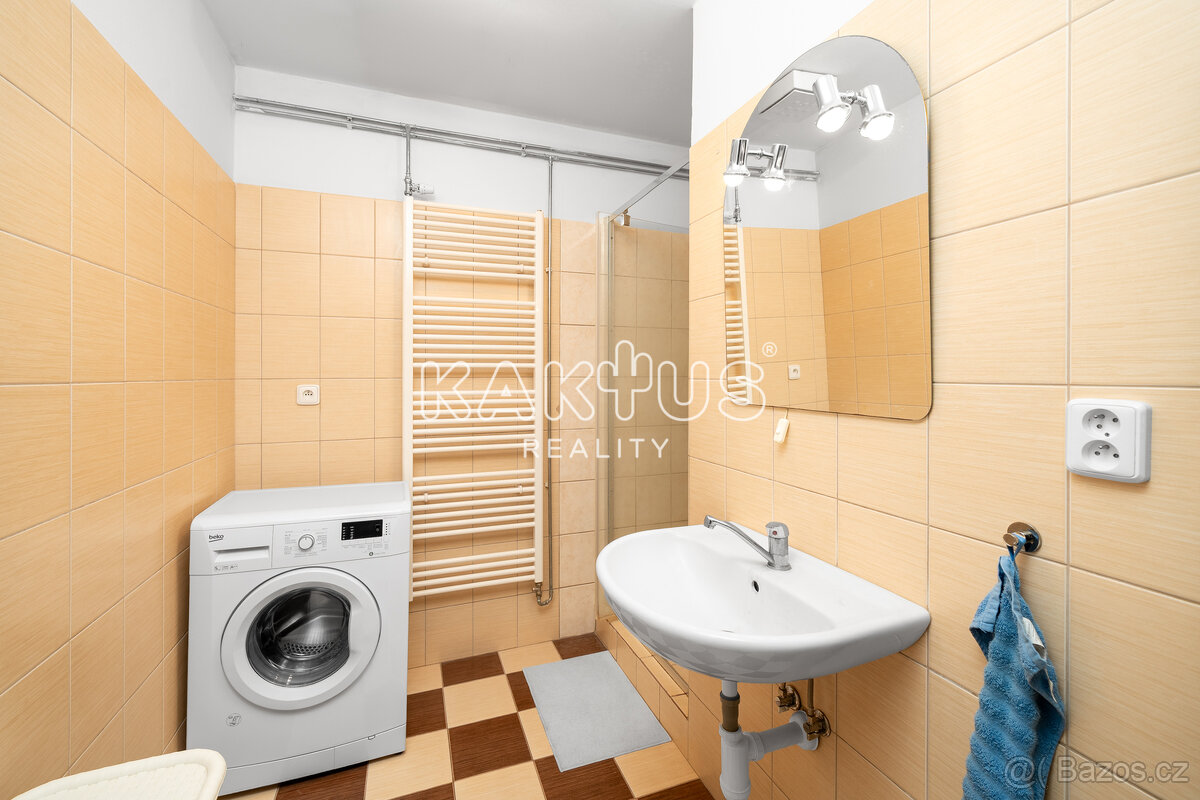 Pronájem prostorného bytu 1+1, 35 m2, ulice Roháčova, Moravs - 9