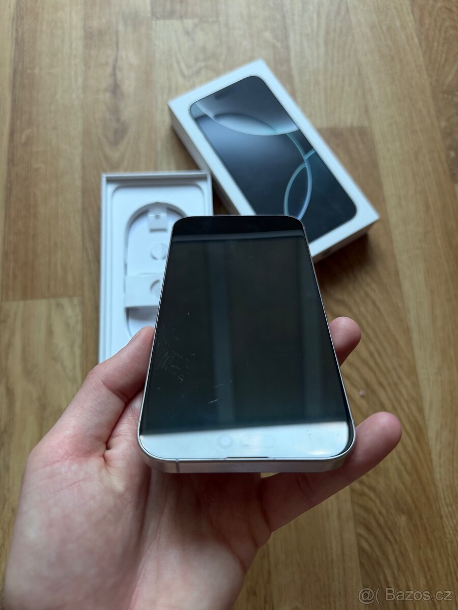 Apple iPhone 16 Pro Max 256GB bílý titan - 9