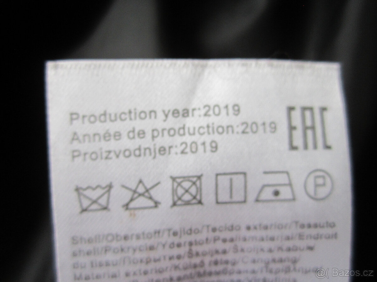 Černý zimní kabát vel. M/L/XL, zapínání na patentky - 9