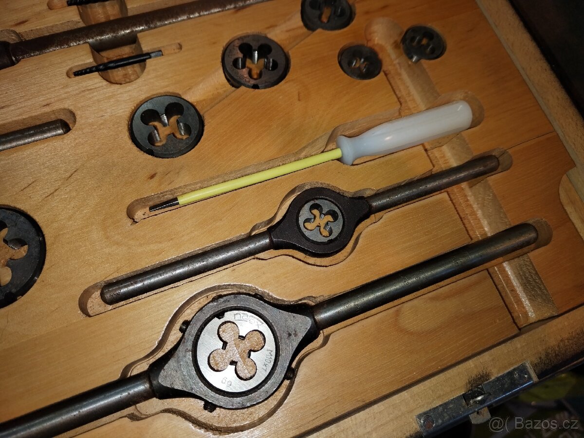 Narex sada závitnikov - 9