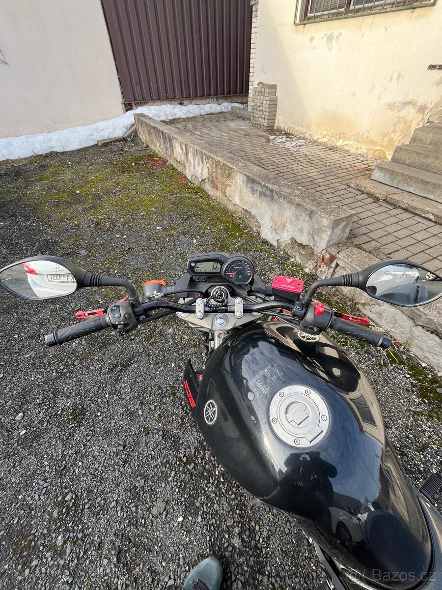 Yamaha XJ6 - 9