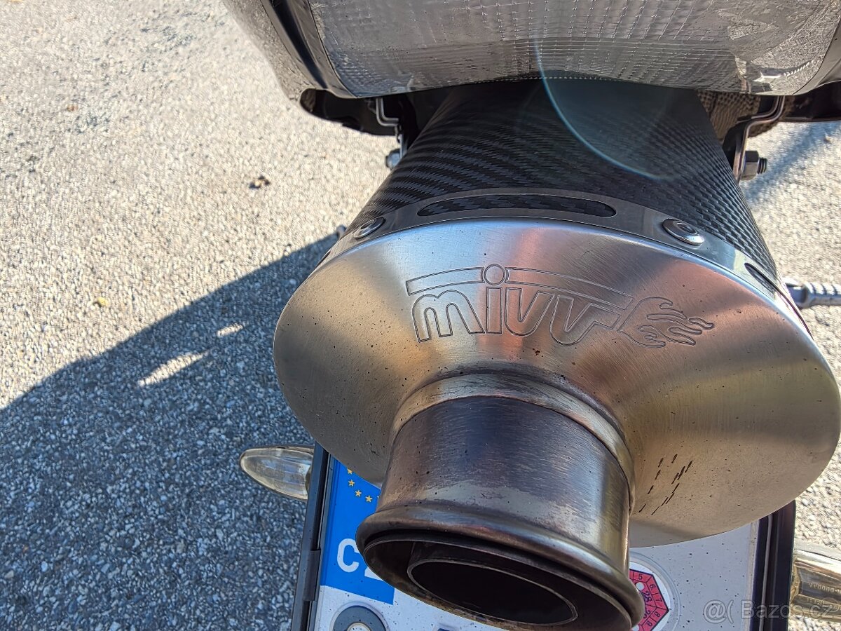 Kawasaki ZX6R Ninja - 9