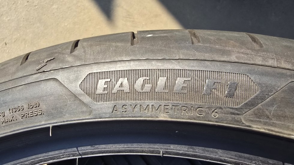 Letní pneu 235/35/19 Good Year - 9