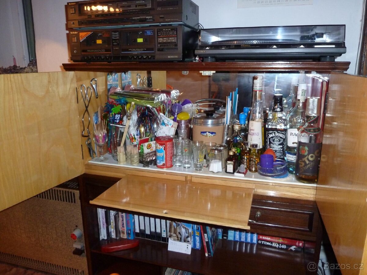 Jídelní kout - oválný stůl, bar, skleník - 9