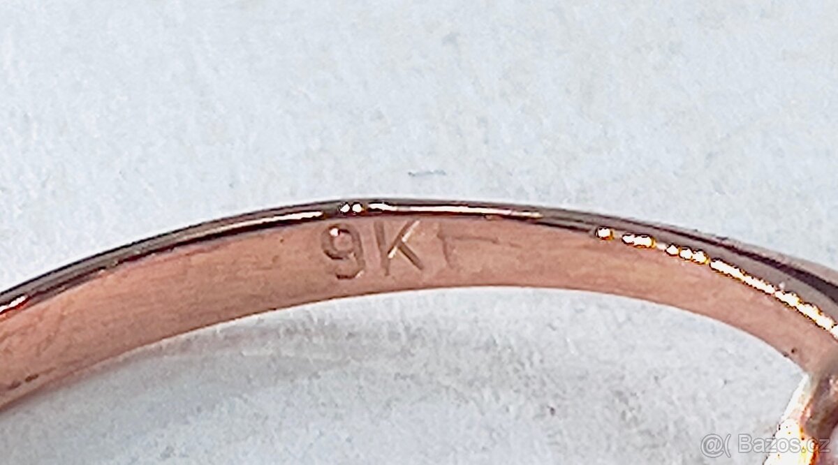 Zlatý prsten s diamantmi - 9