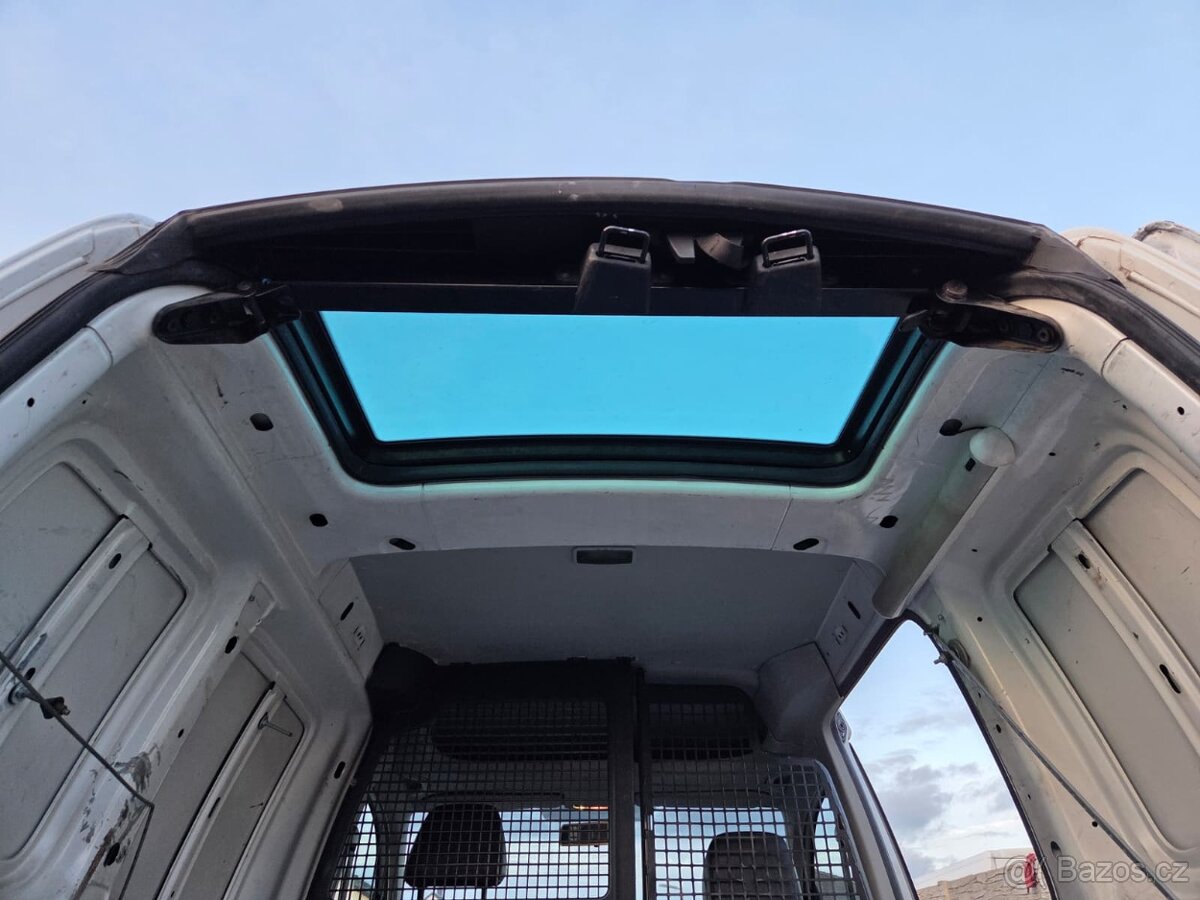 VW Caddy 1,6TDI 75kW automat - 9