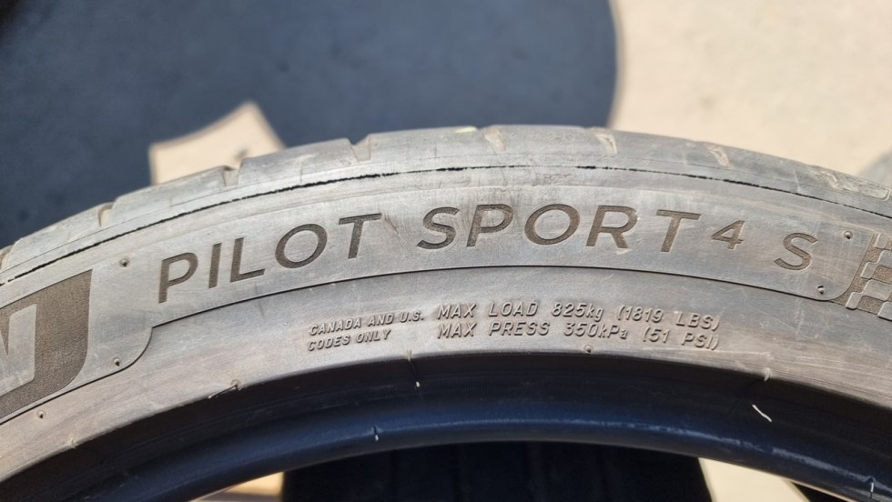 Letní pneu 255/40/20 Michelin - 9