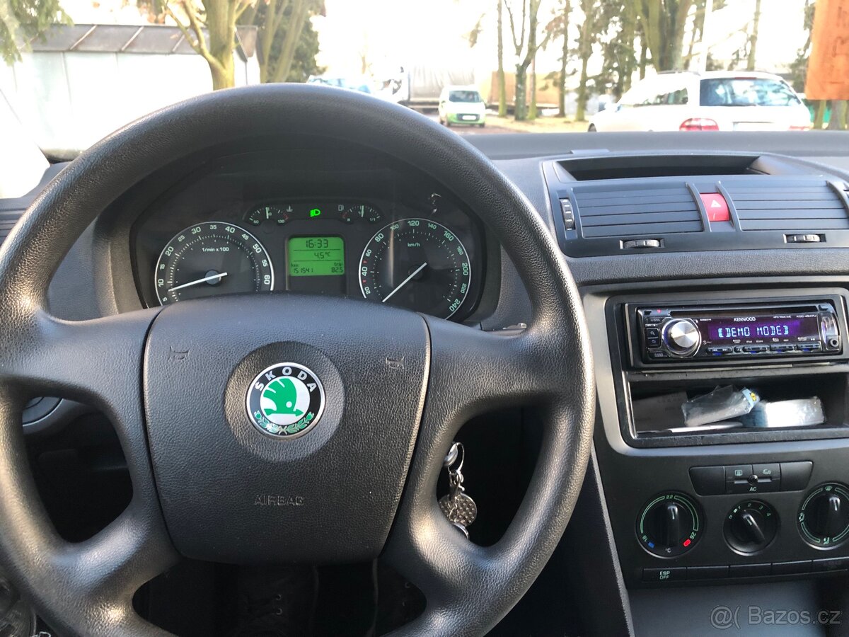 Škoda Octavia combi 2 1,6 MPI - 9