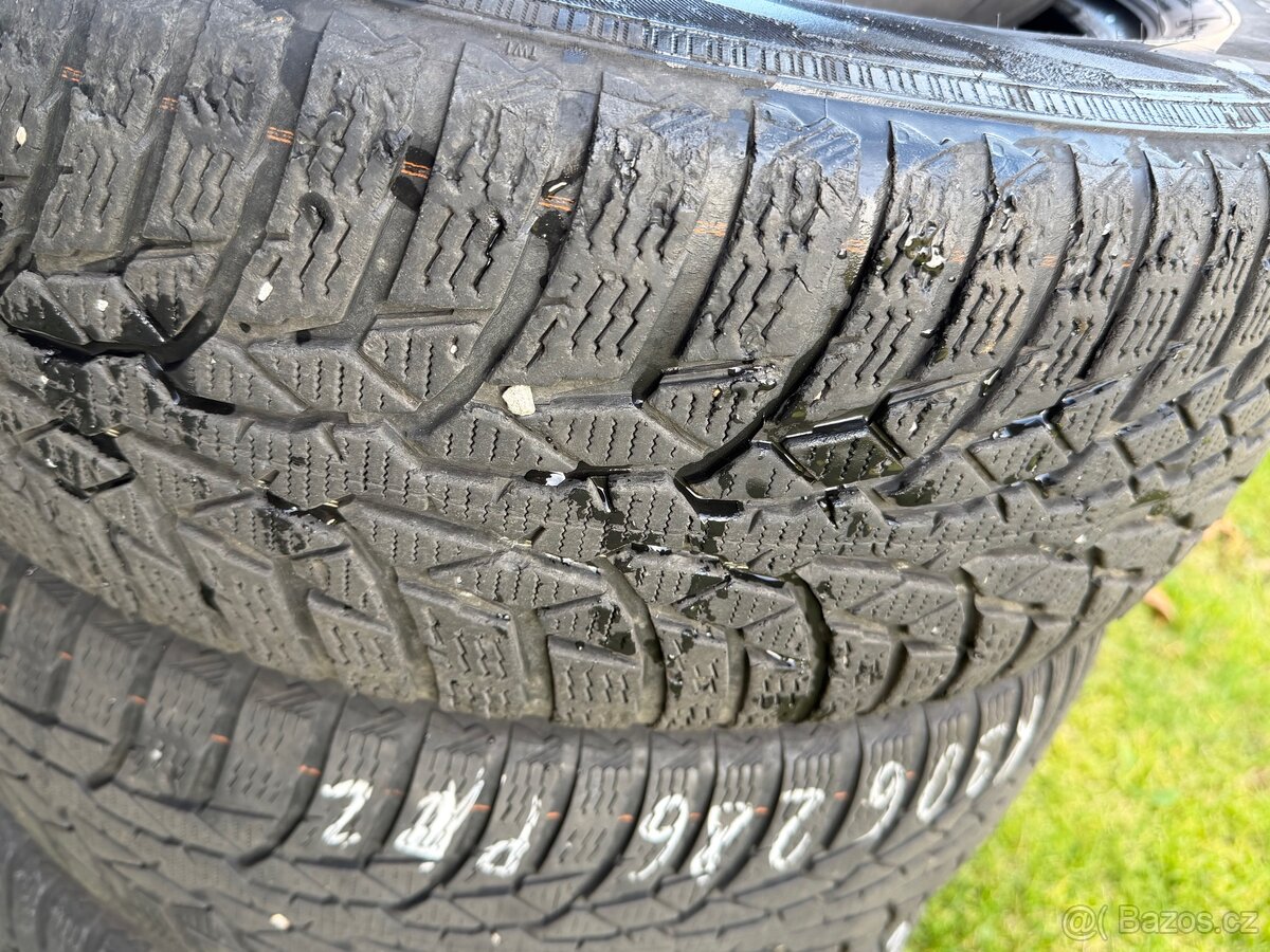 Zimní pneu NOKIAN WR D4 RFT 4x 205 60 R16 92H - 9