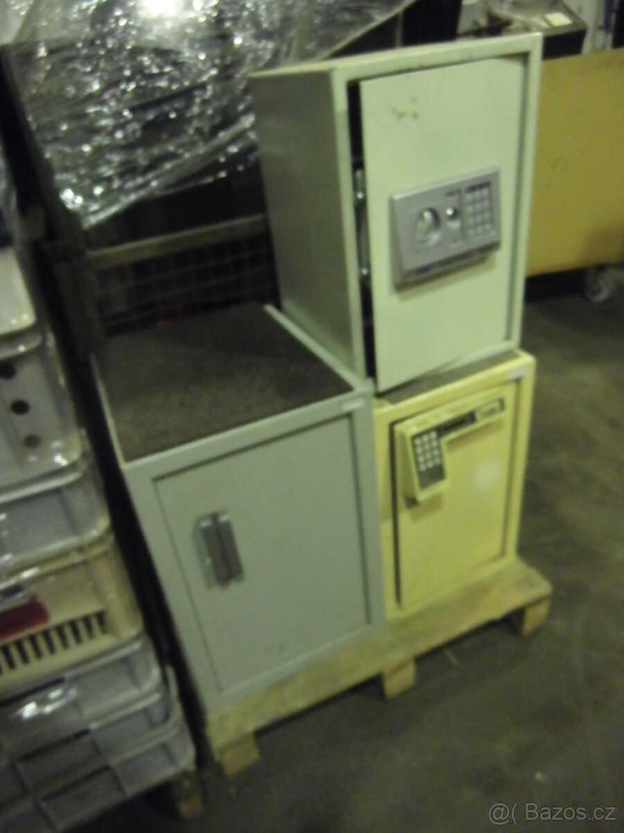 Trezor s elektronickým zámkem nefunkční za 500 kč - 9