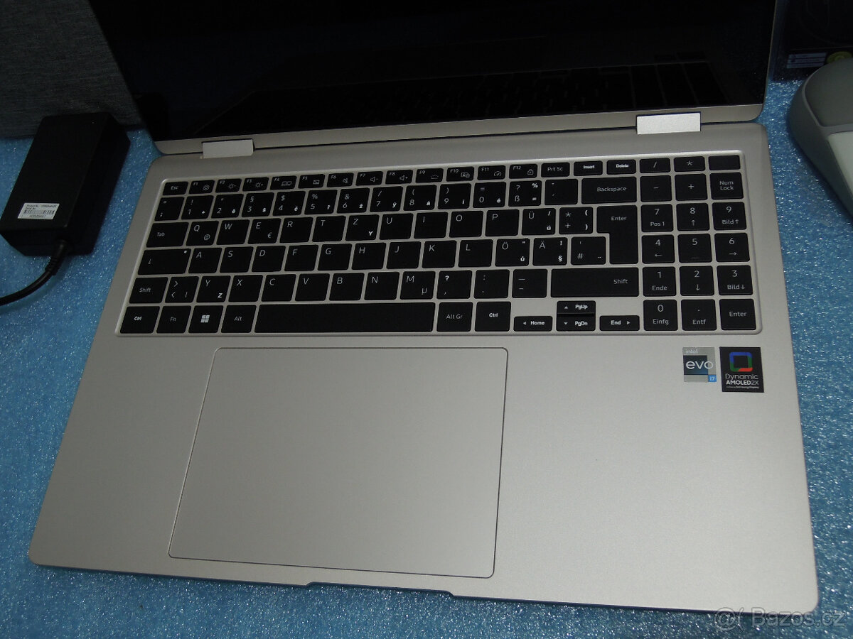 Samsung Galaxy Book 3 Pro 360° 16 palců Intel Core i7-1360P - 9