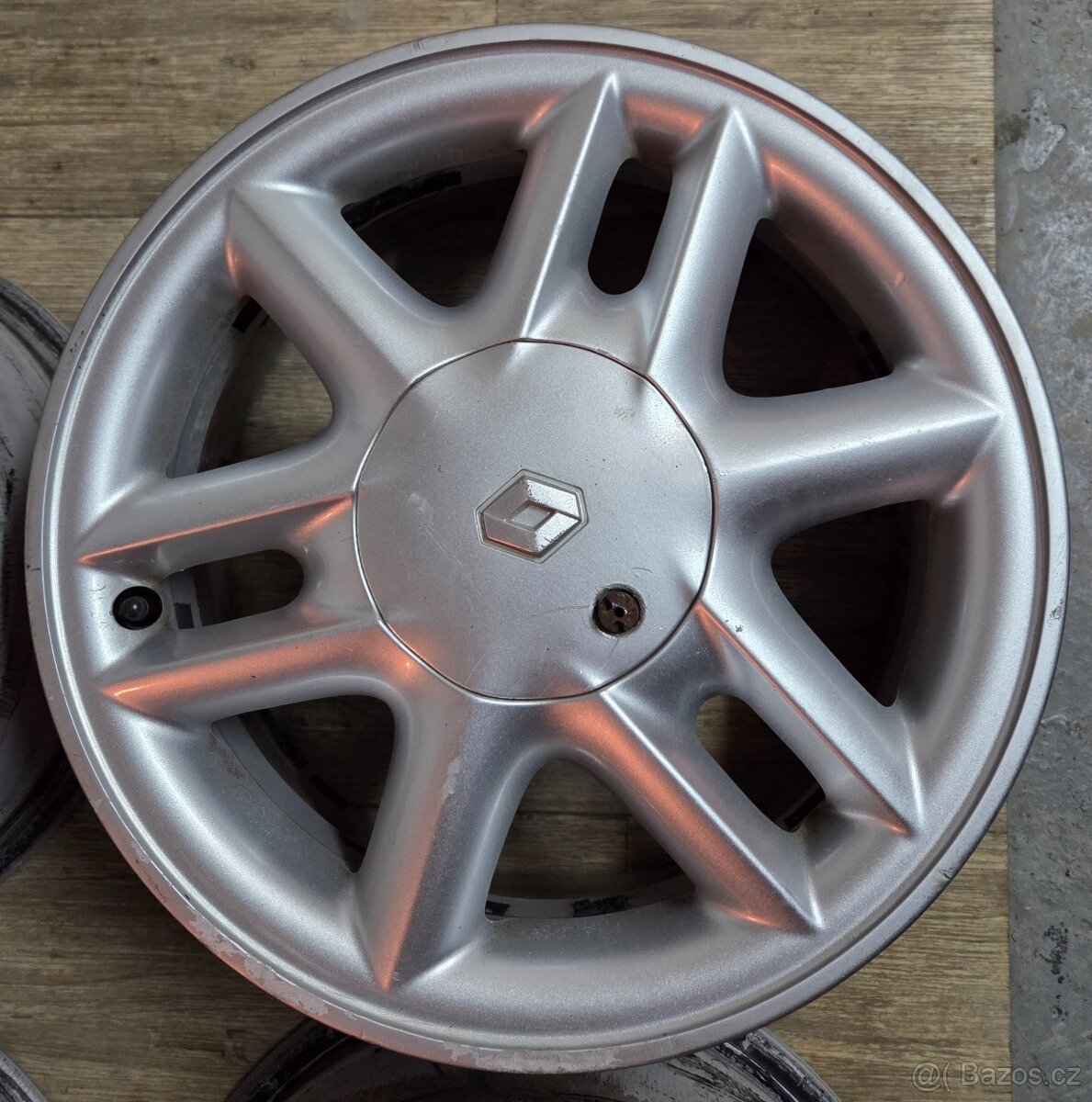 Alu kola renault 4x100 r15 original - 9