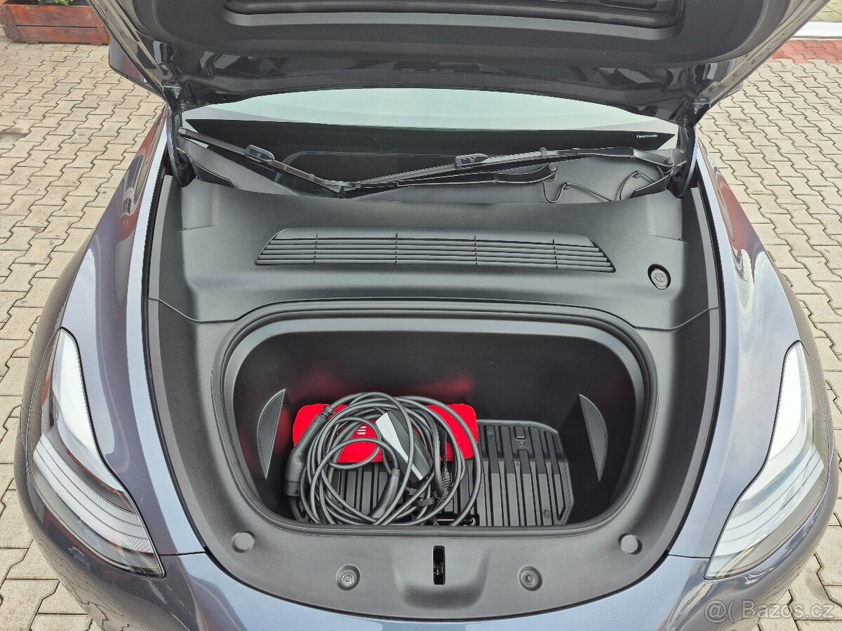 Tesla Model Y Long Range 378kW SOH 92,4%(ODPOČET DPH) - 9
