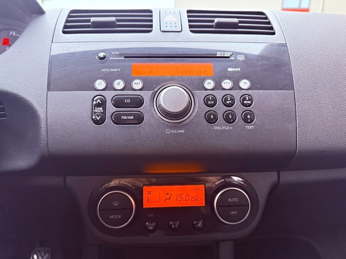 SUZUKI SWIFT 1.3i 67kW 4x4 9/2007, Klima, Nová STK 2027 - 9