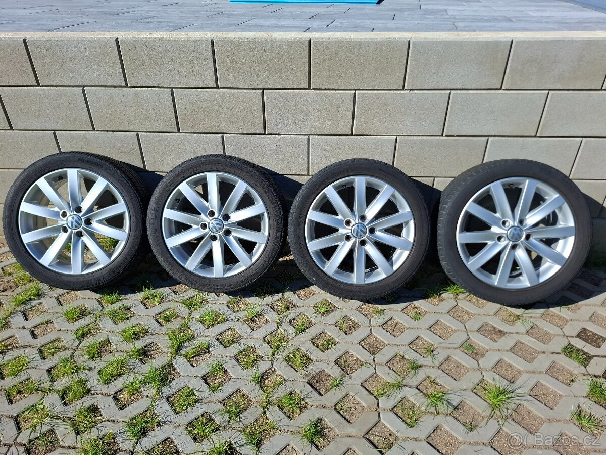 Přední světlomety Hella na VW Golf 6 - 9