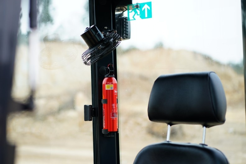 Minibager YUCHAI U27 Premium 2740 kg - 9