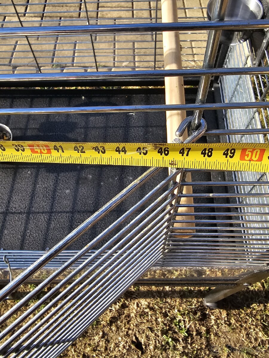 Klec pro papuška - 9