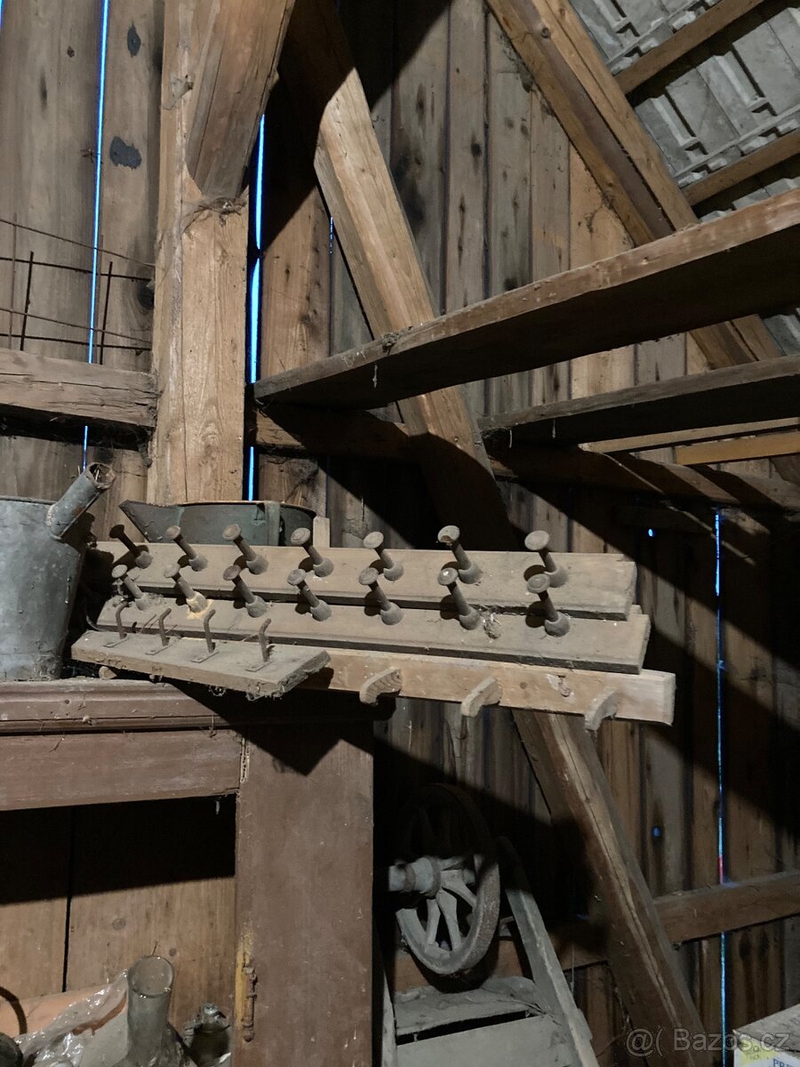 STARÉ VĚCI A RUSTIKÁLIE - 9