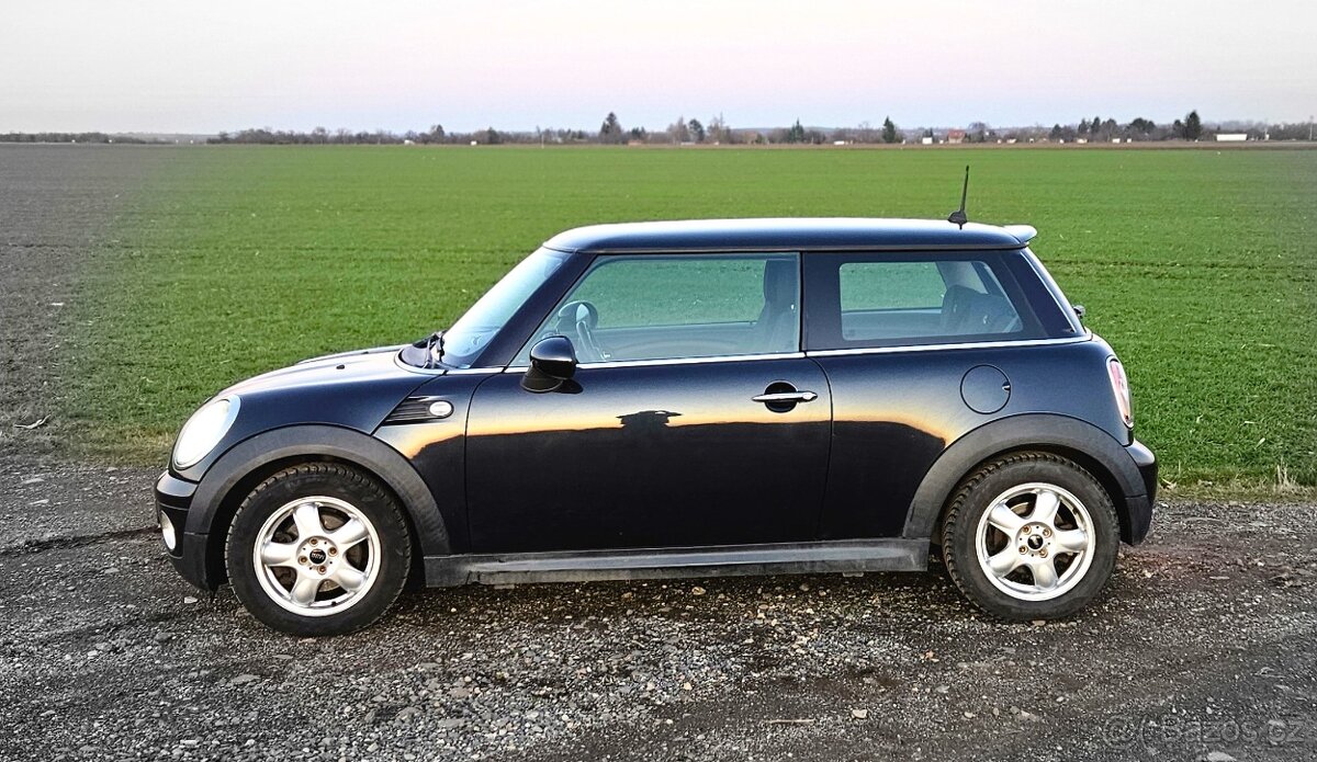 Mini Cooper 1.4i 2007 v krasnem stavu, cerstve po STK - 9