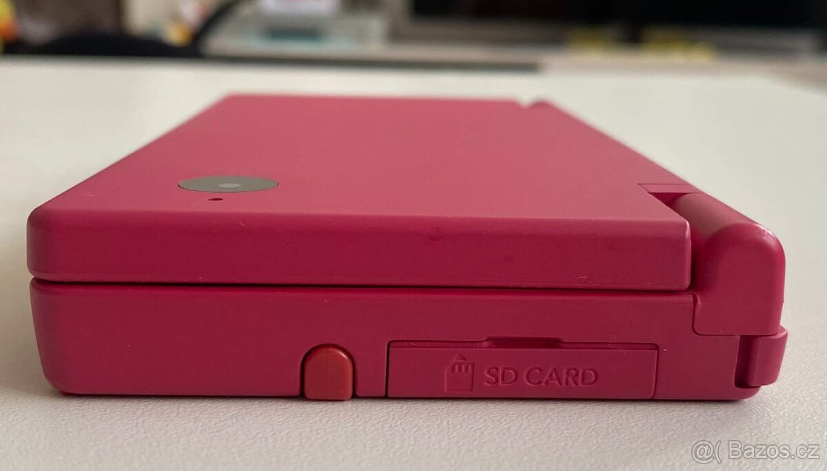 Nintendo DSi Pink + 64gb - 9
