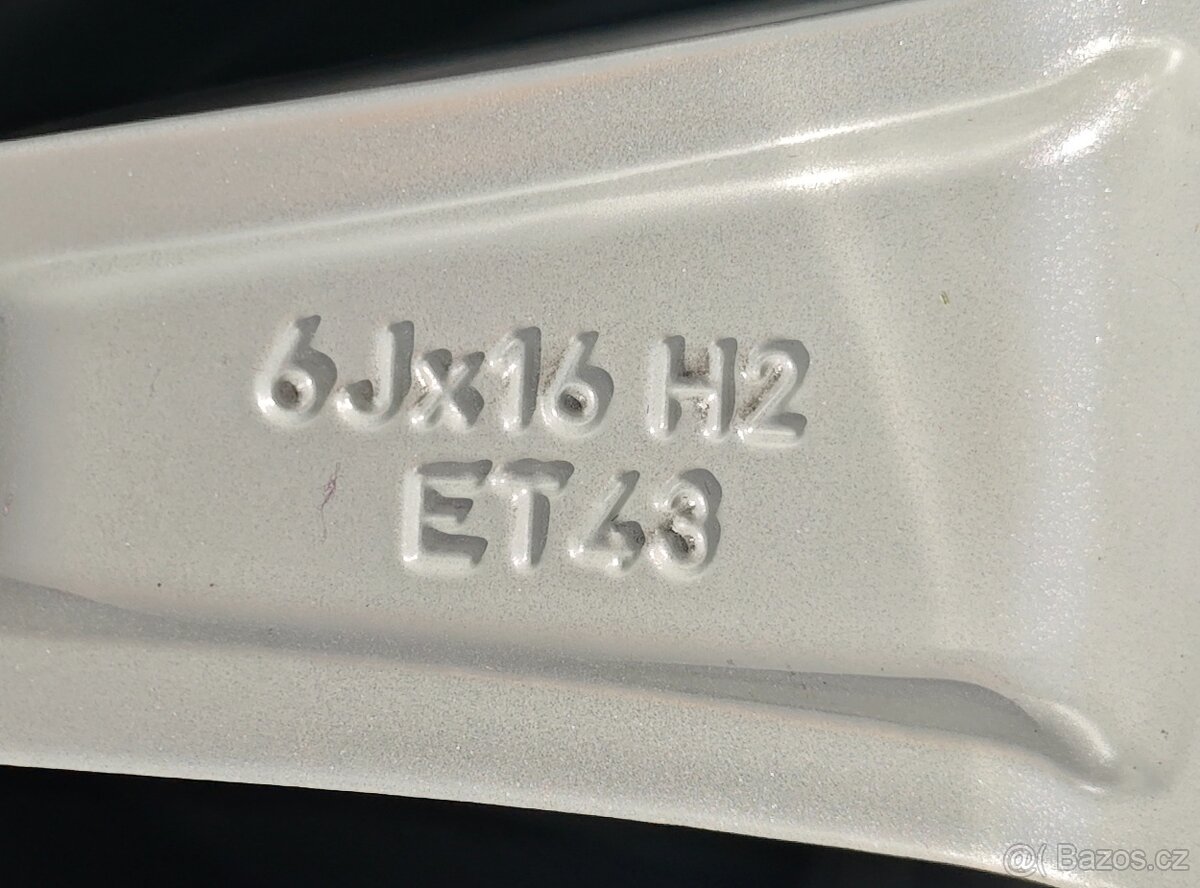 4x nove letni kompletni kolo - 9