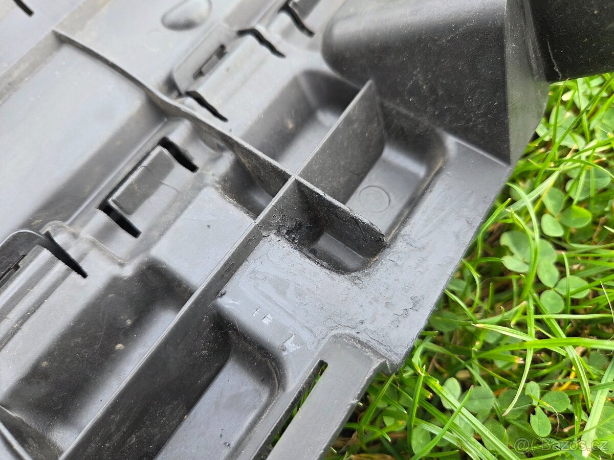 Maska/mřížka Volkswagen Caddy 5 - 9