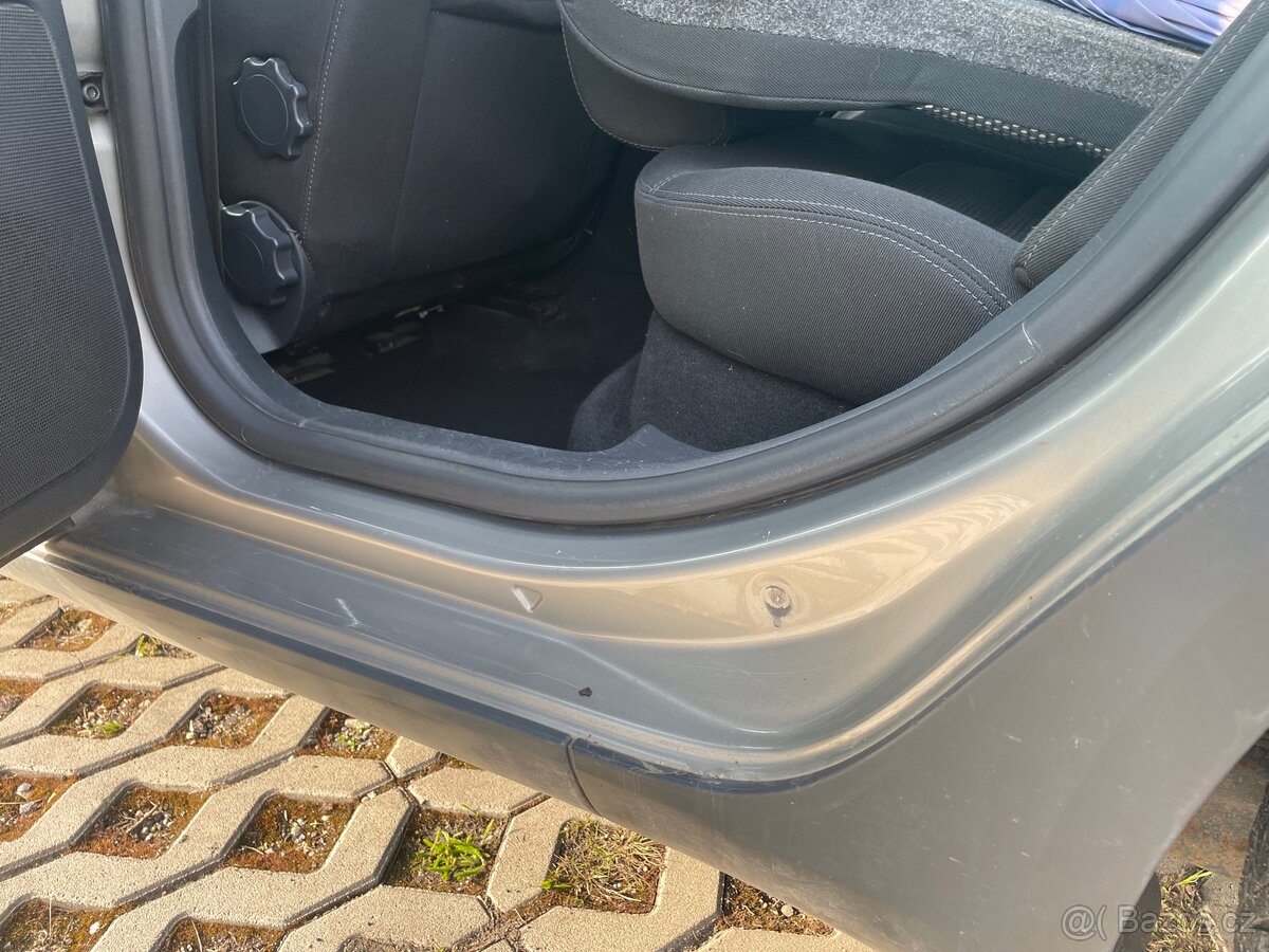 Škoda Octavia Scout - 9